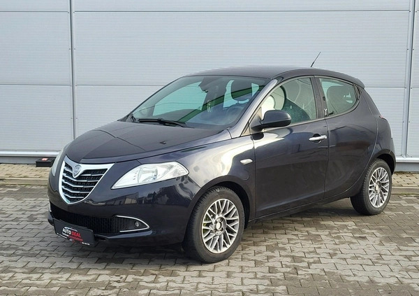 Lancia Ypsilon cena 21700 przebieg: 113000, rok produkcji 2012 z Milicz małe 742